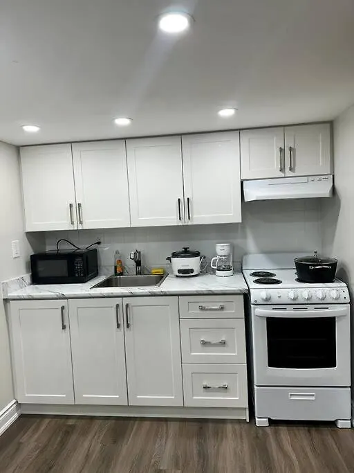 Cozy Studio Bsmt In Scarborough Central Apartment Toronto